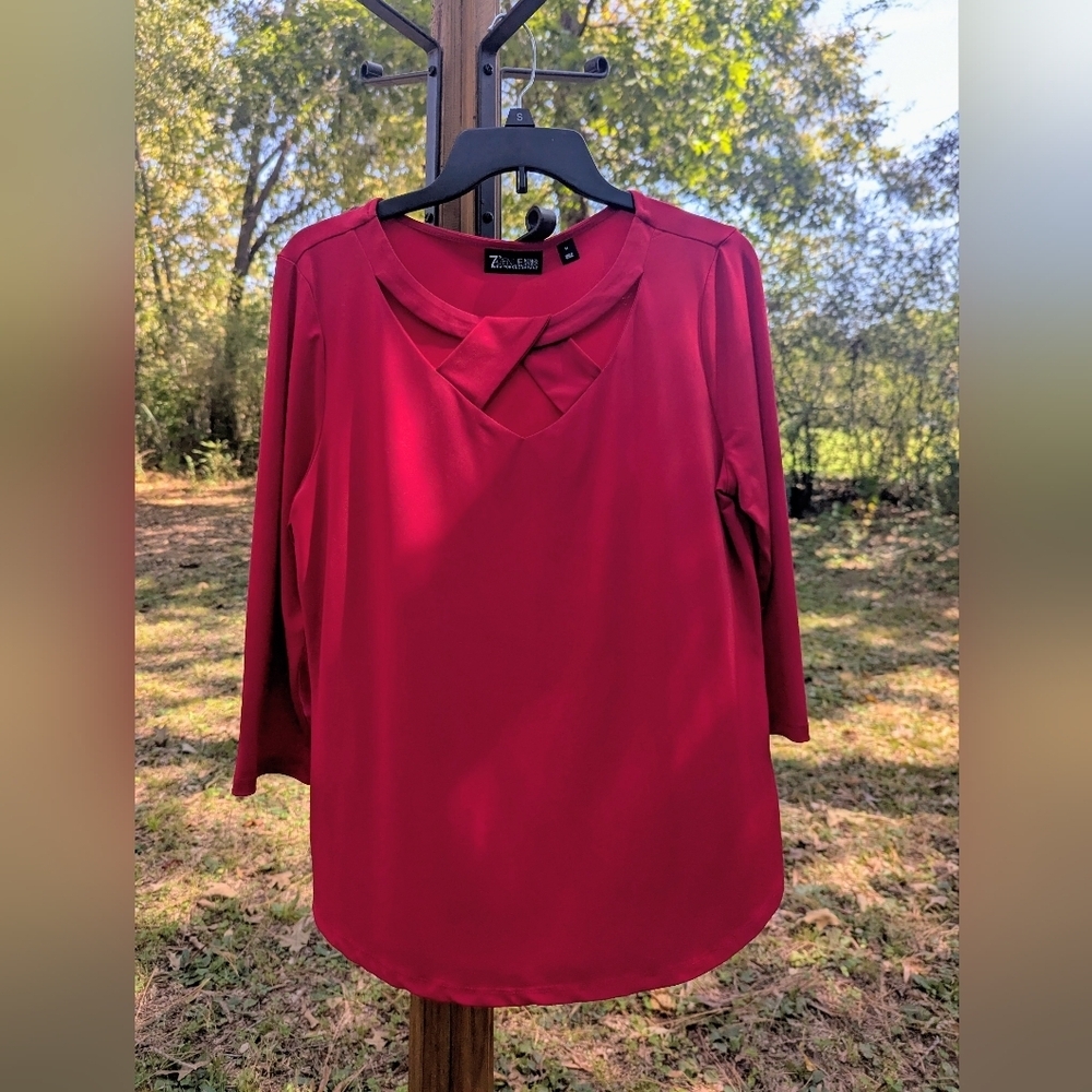 ❤️5/$25  Like New NYC Red Top